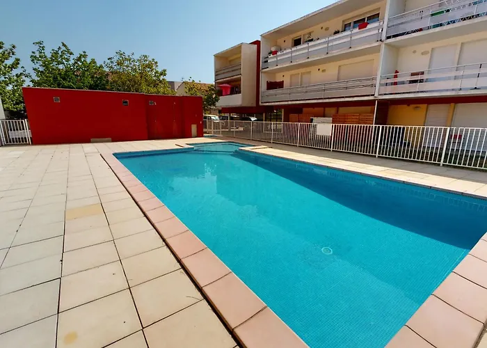 Avec Piscine Partagée à - Fr-1-785-2 Frontignan